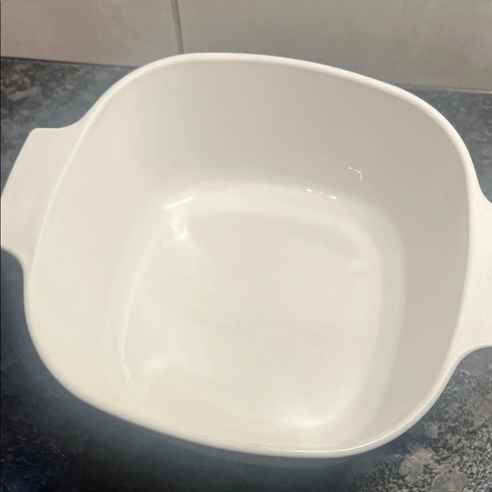 Corningware solid White Glass-Top AND plastic top Casserole Dish 2.5 qt bowl